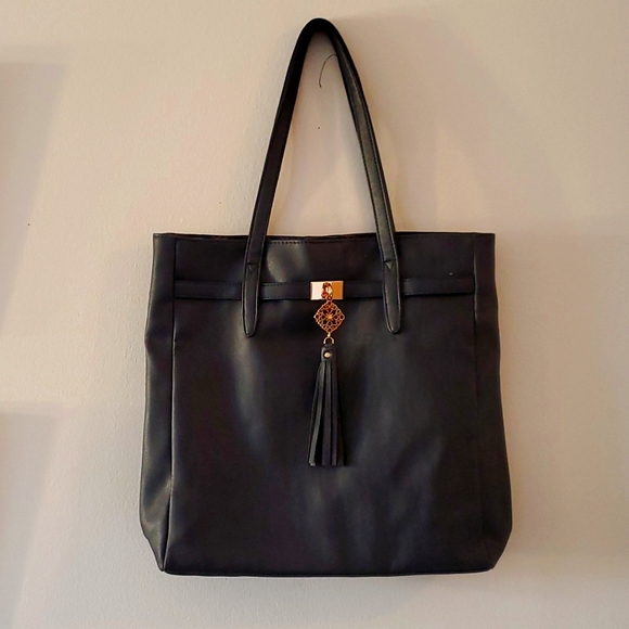 Avon Handbags - ⭐ $5 ⭐ AVON Blue Faux Leather Shoulder Bag with Gold Accents and Pockets